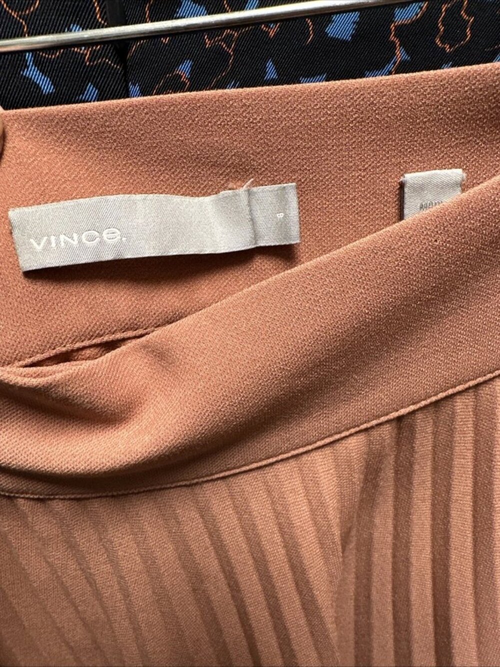 Vince Pink Skirt Pleated Midi Long Size 6 Small